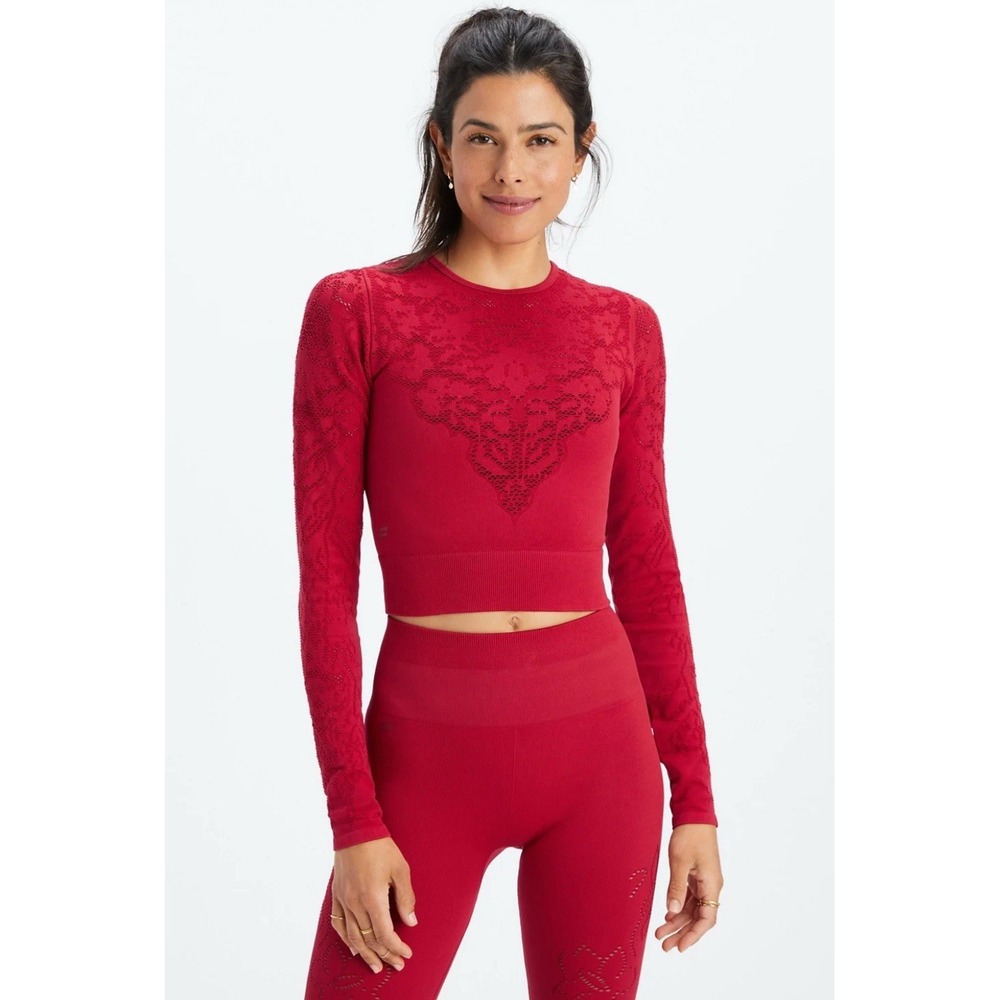 Fabletics Womens Athletic Sporty Gym Flora Seamless Long Sleeve Red Top Size S/M
